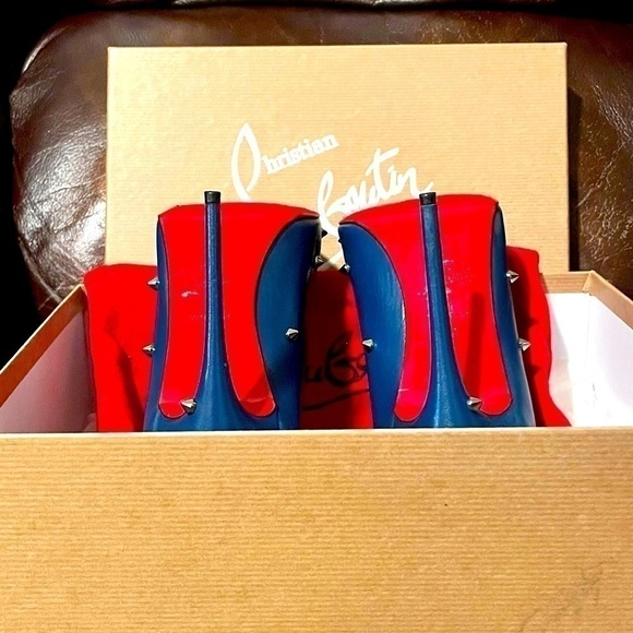 CHRISTIAN Louboutin iconic ‘Kate’ spike accented leather stilettos, EU 39 100mm - Picture 9 of 10